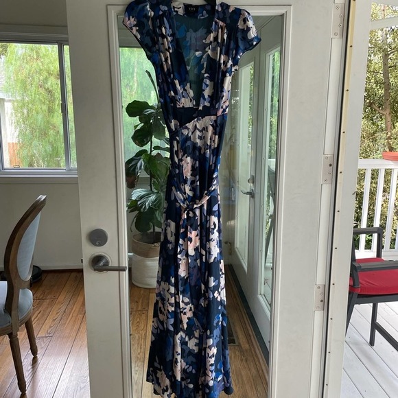VICI Hilsdale Maxi floral Wrap Dress Size S NWOT - Picture 11 of 11
